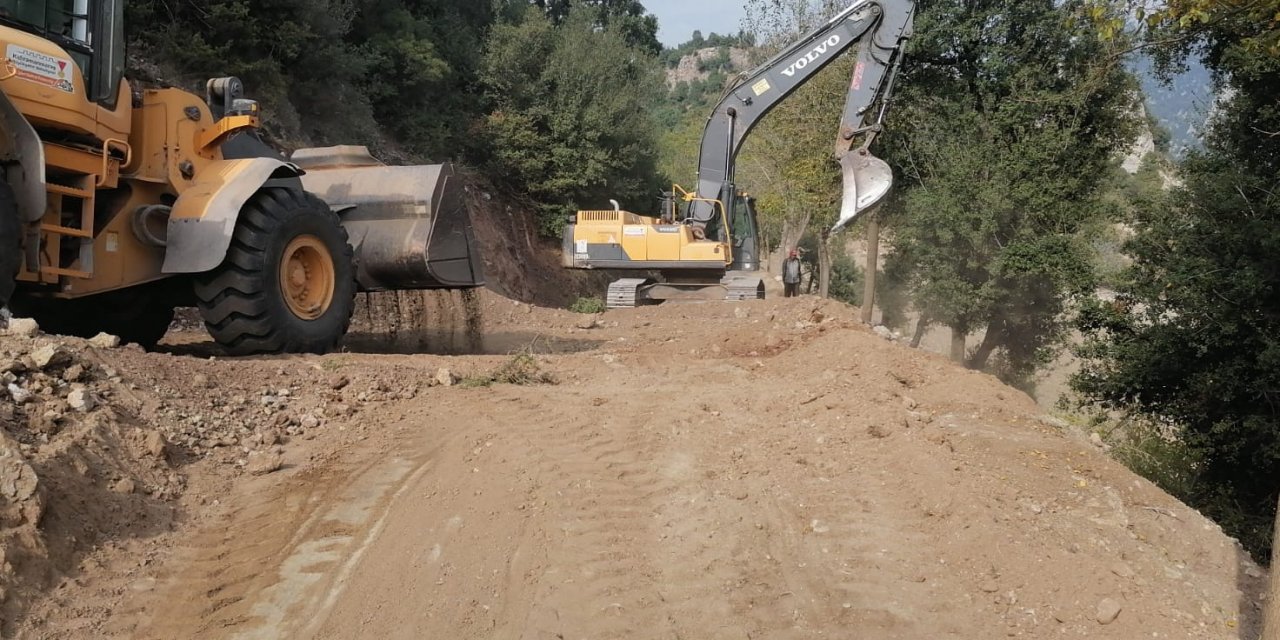 Andırın’daki Bulgurkaya-Karahamzalı yolu genişliyor