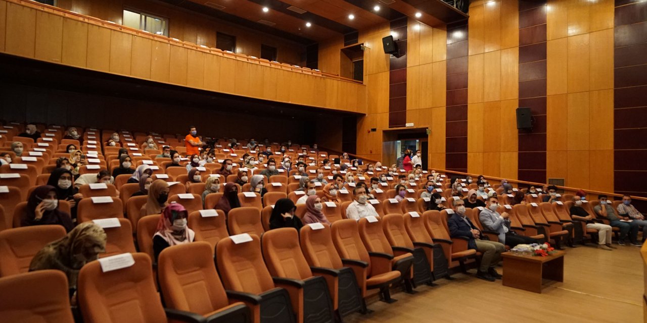 Prof. Dr. Nurullah Genç Kahramanmaraş’ta konferans gerçekleştirdi