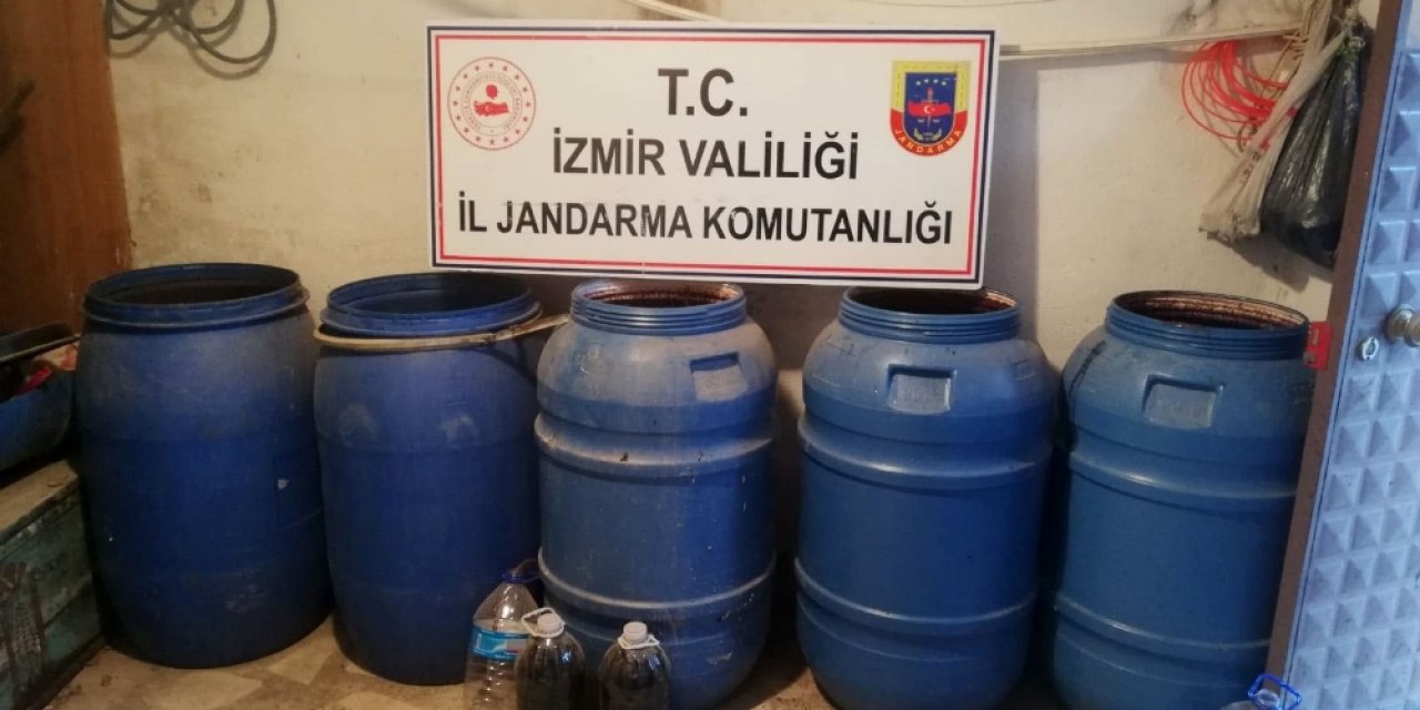 İzmir’de bin 980 litre sahte içki ele geçirildi