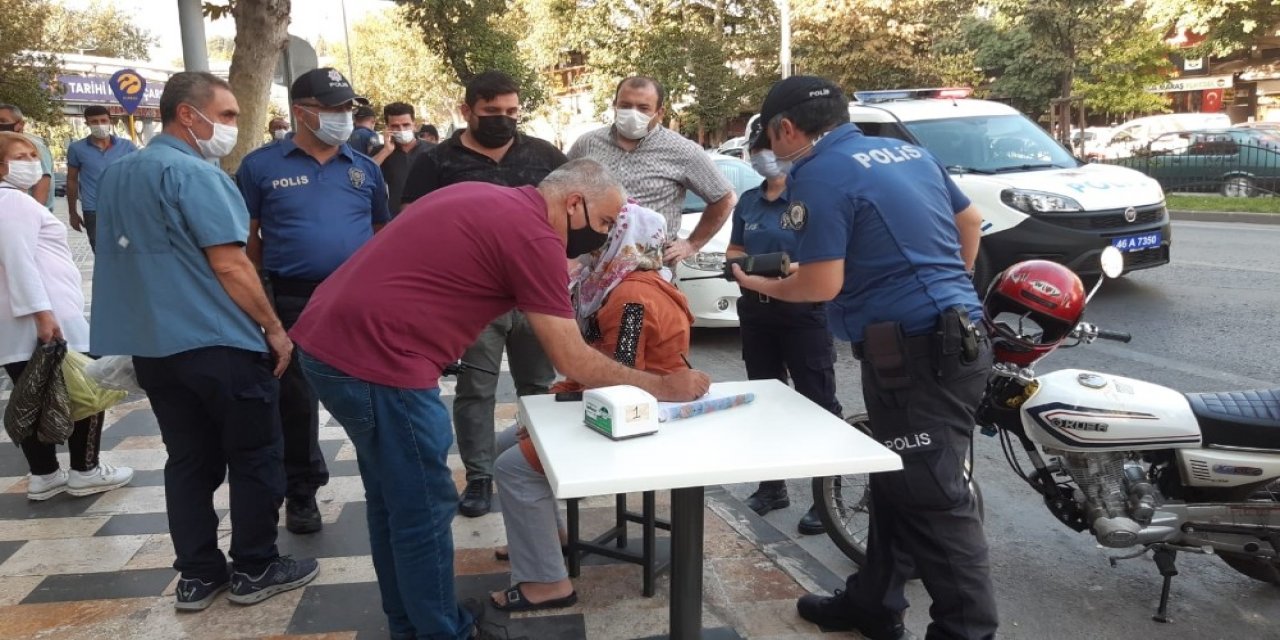 Kahramanmaraş'ta telefon dolandırıcılığına polis engeli