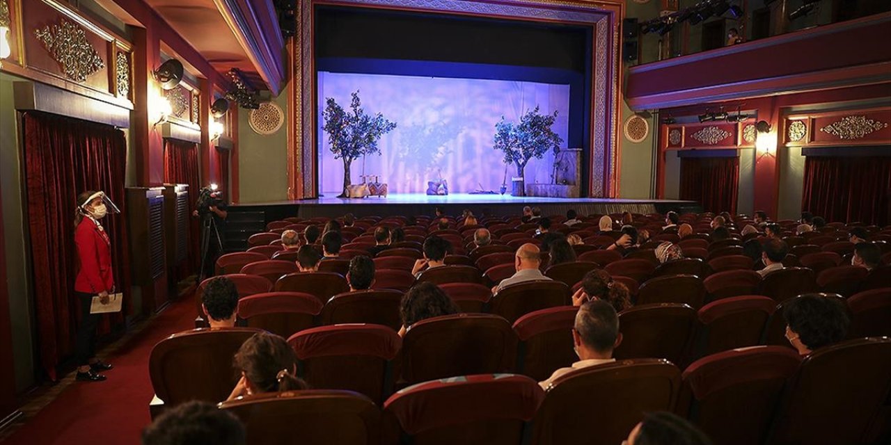 Devlet Tiyatrolarının sahneleri özel tiyatrolara açılıyor