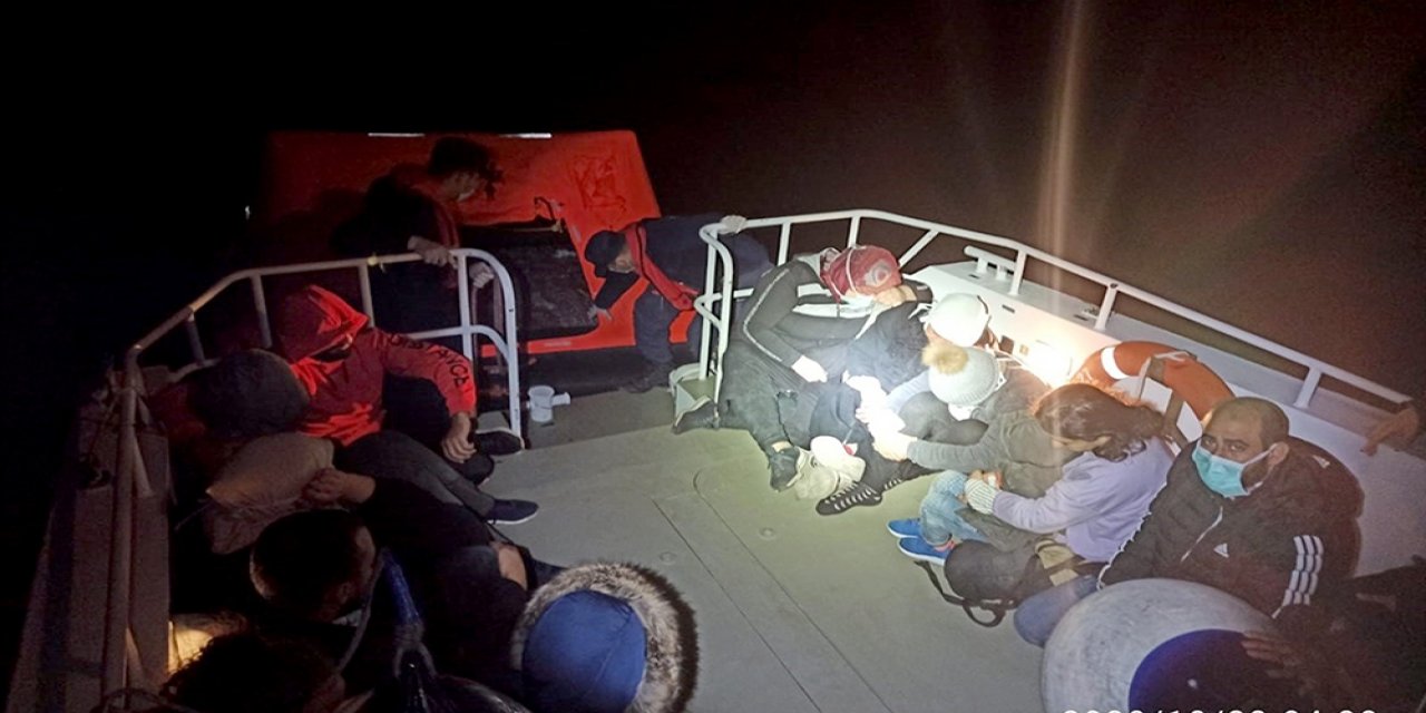 Datça açıklarında 16 sığınmacı kurtarıldı