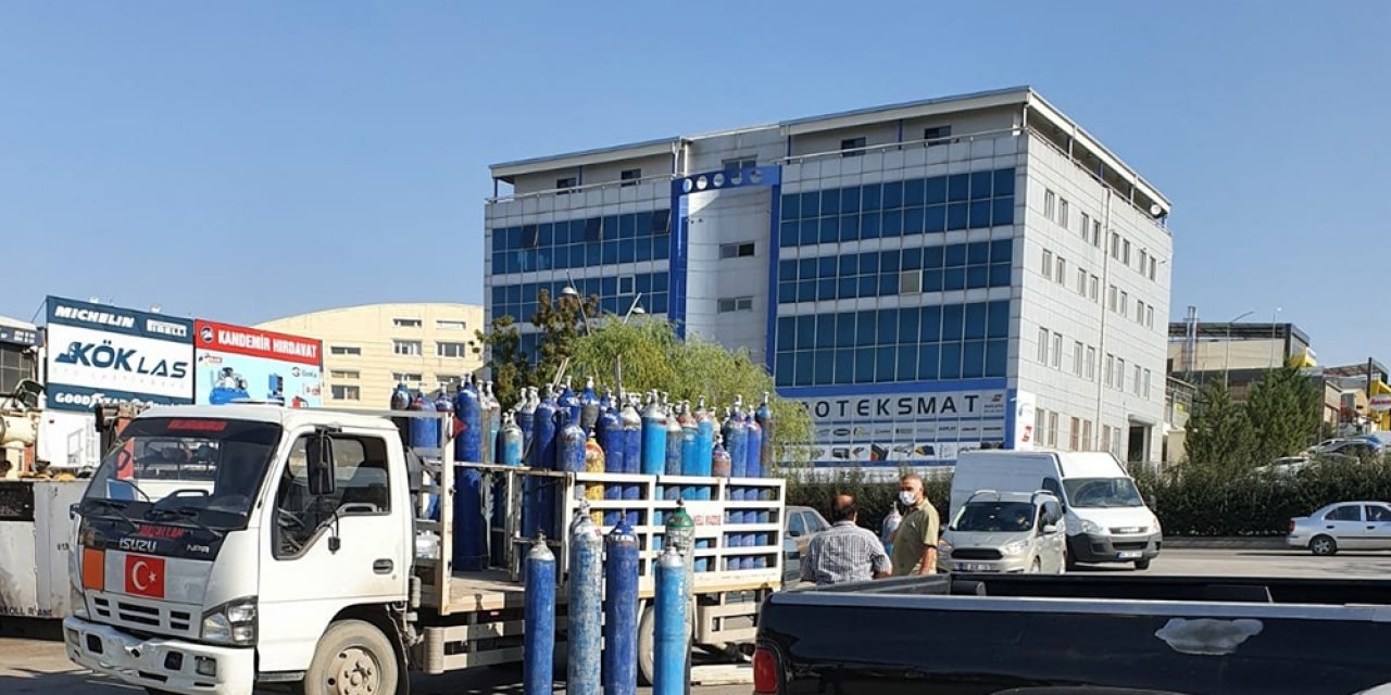 Başkent’te başlıkları kopan oksijen tüpleri dükkanlara fırladı: 1 yaralı