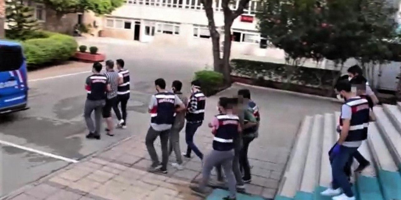 Mersin’de 4 PYD’li yakalandı