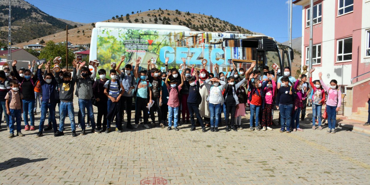 Gezici kütüphane Kahramanmaraş yollarında