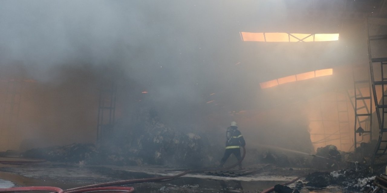 Kahramanmaraş’ta korkutan fabrika yangını