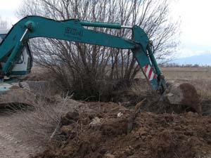 Sulama kanalları temizleniyor