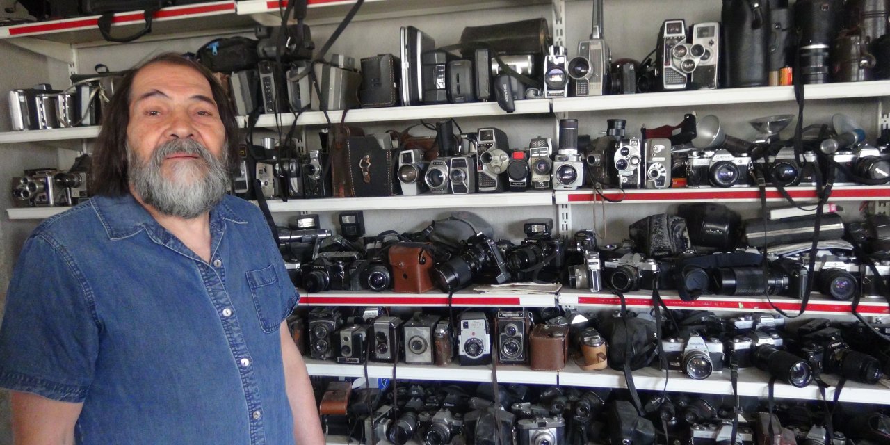 Kahramanmaraş'ta tarihi fotoğraf makinelerine gözü gibi bakıyor