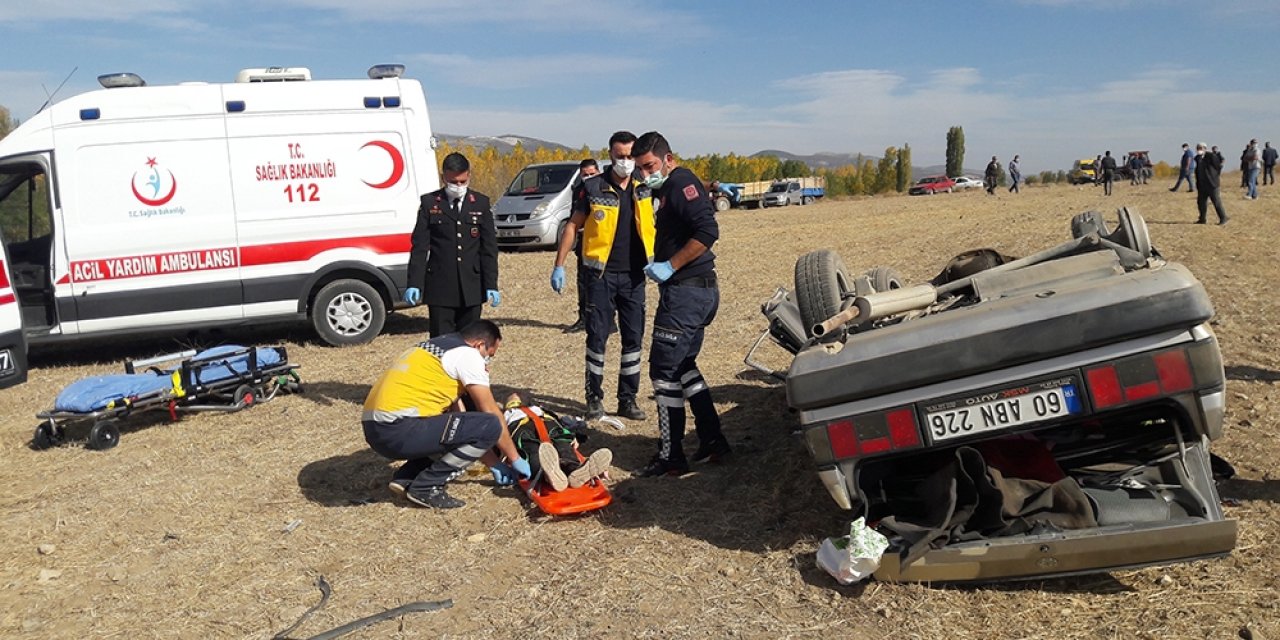 Otomobil tarlaya savruldu: 7 yaralı