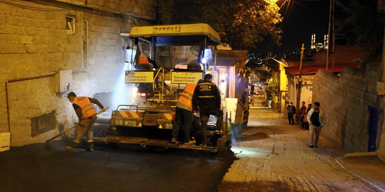 Kahramanmaraş’ta asfalt çalışmaları gece gündüz sürüyor