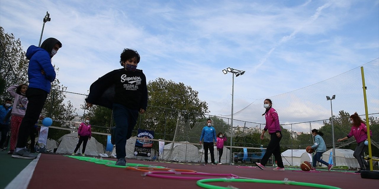 Depremzede çocuklar yaşadıklarını spor ve sanatla unutuyor