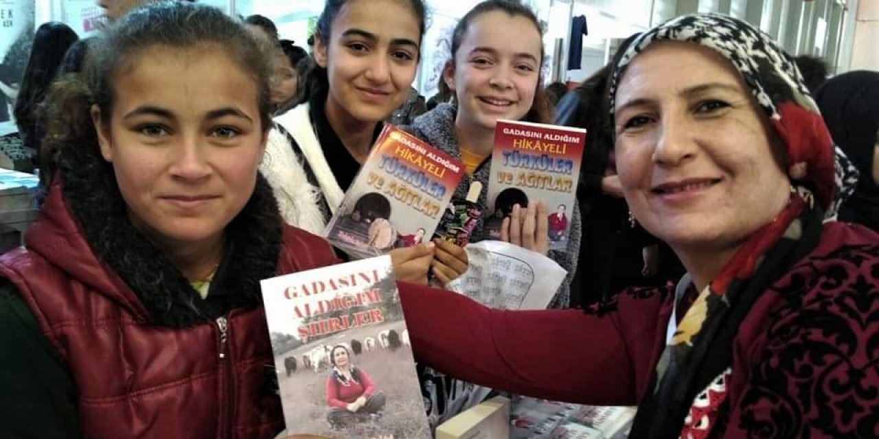 Kahramanmaraş'ta 4 çocuk annesi kadının edebiyat aşkı