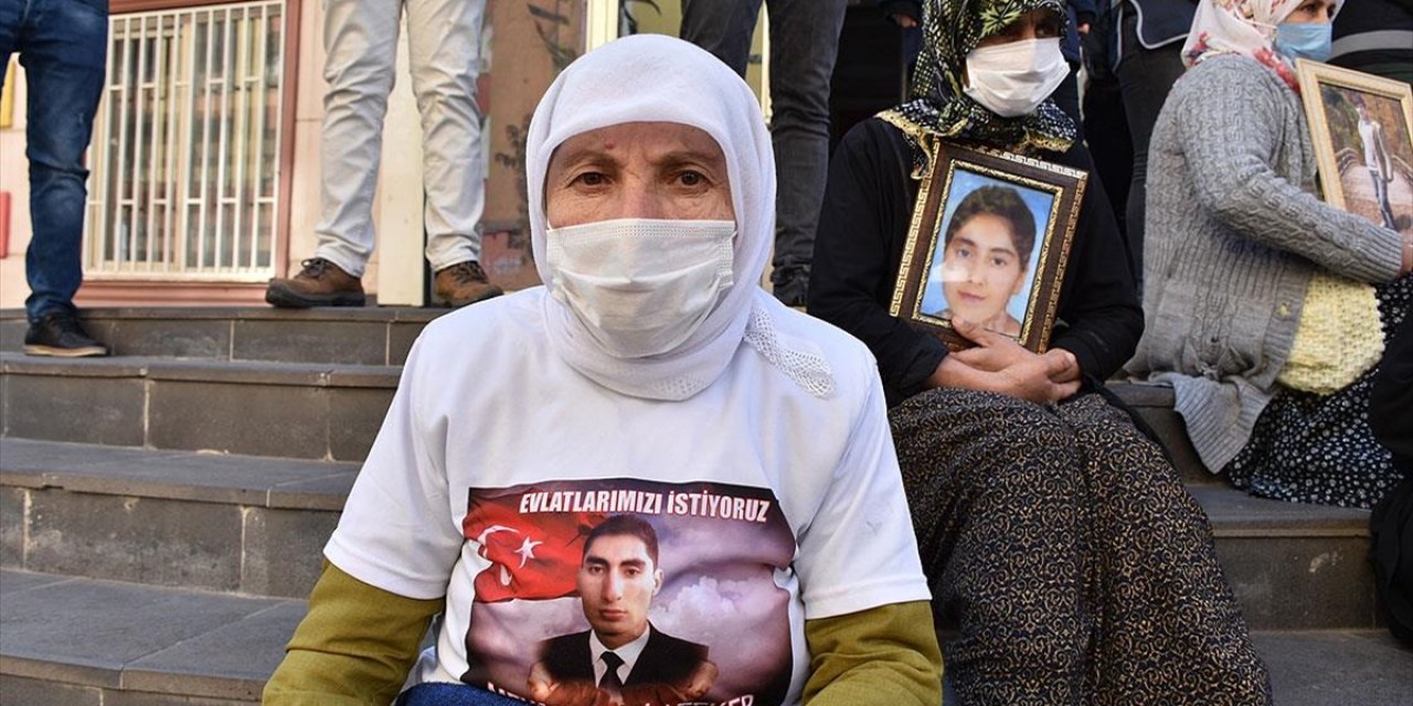 Diyarbakır annelerinden Gülbahar Teker: Teslim olmazsan hakkımı helal etmeyeceğim