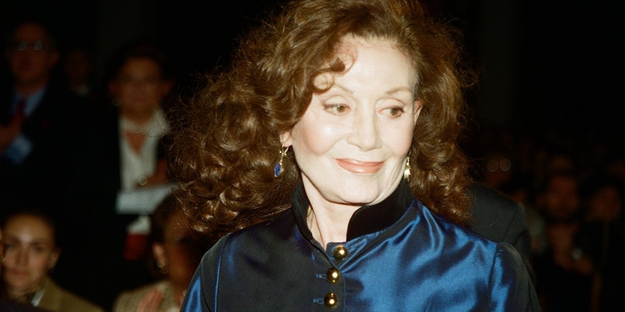 'Sahnelerin yıldızı: Yıldız Kenter'