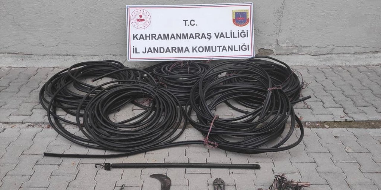 Kahramanmaraş'ta kablo hırsızlıları trafik kazasında yakayı ele verdi