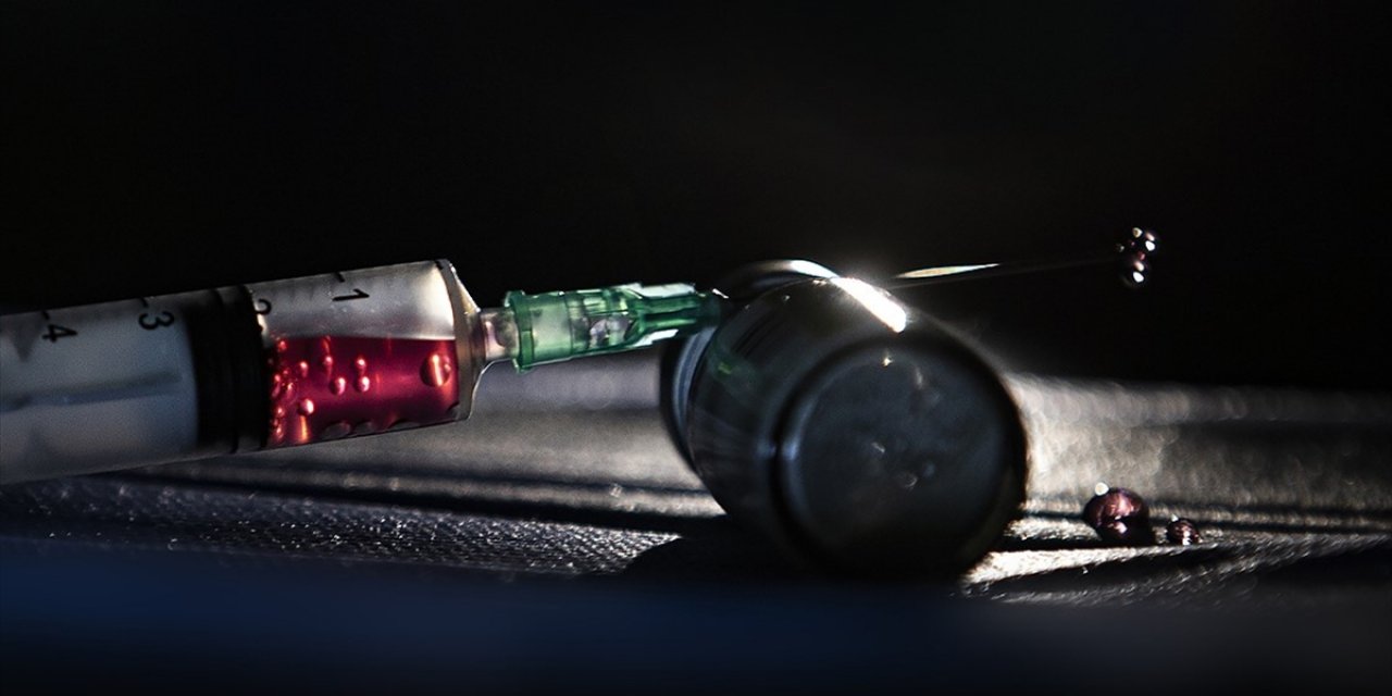 Oxford Üniversitesi Kovid-19 aşısının yüzde 70 etkili olduğunu açıkladı