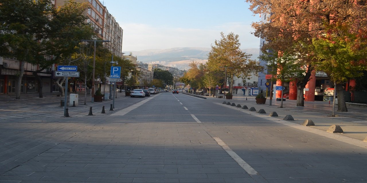 Kahramanmaraş'ta sokaklar boş kaldı