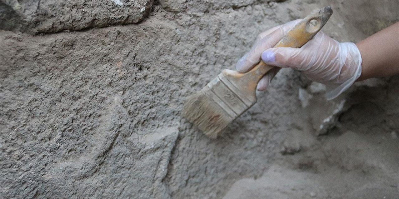 Antik Harran Ören Yeri'ndeki eserlerin müzeye 'hassas yolculuğu'