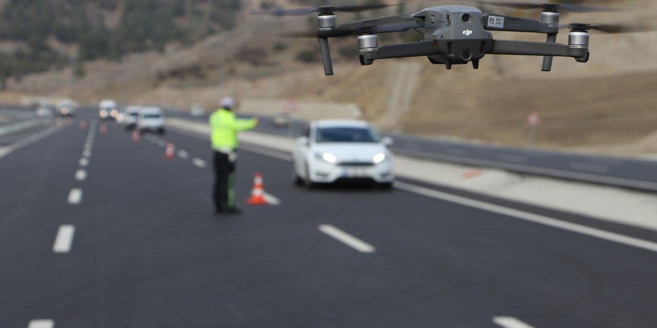 Kahramanmaraş'ta polisler kış lastiği denetimi yaptı
