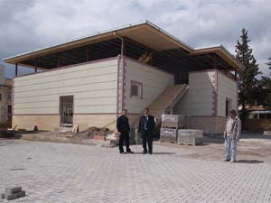 Başkan Okumuş, taziye evi inşaatını gezdi