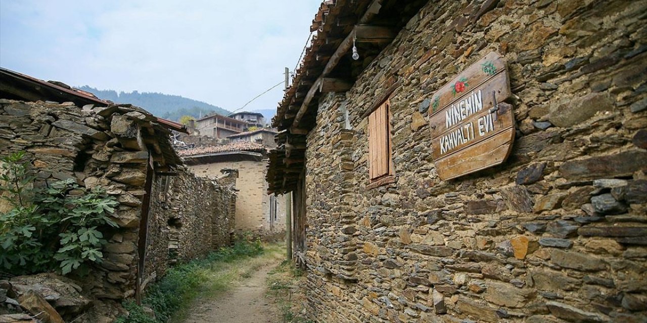 İzmir’in 'hayalet köyü' Lübbey turizme kazandırılacak