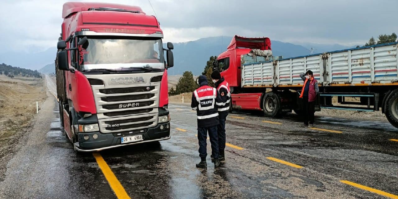 Kahramanmaraş'ta jandarma ‘drone’ ile trafik denetimi yaptı