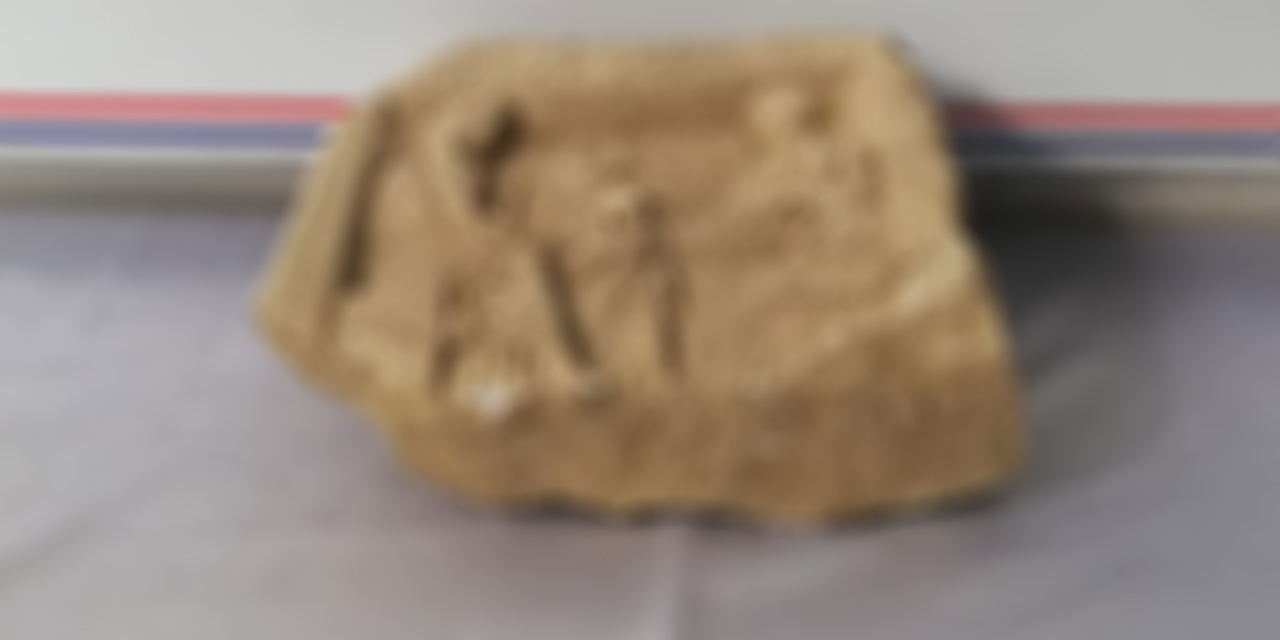 Kahramanmaraş'ta Roma dönemine ait mezar steli ele geçirildi