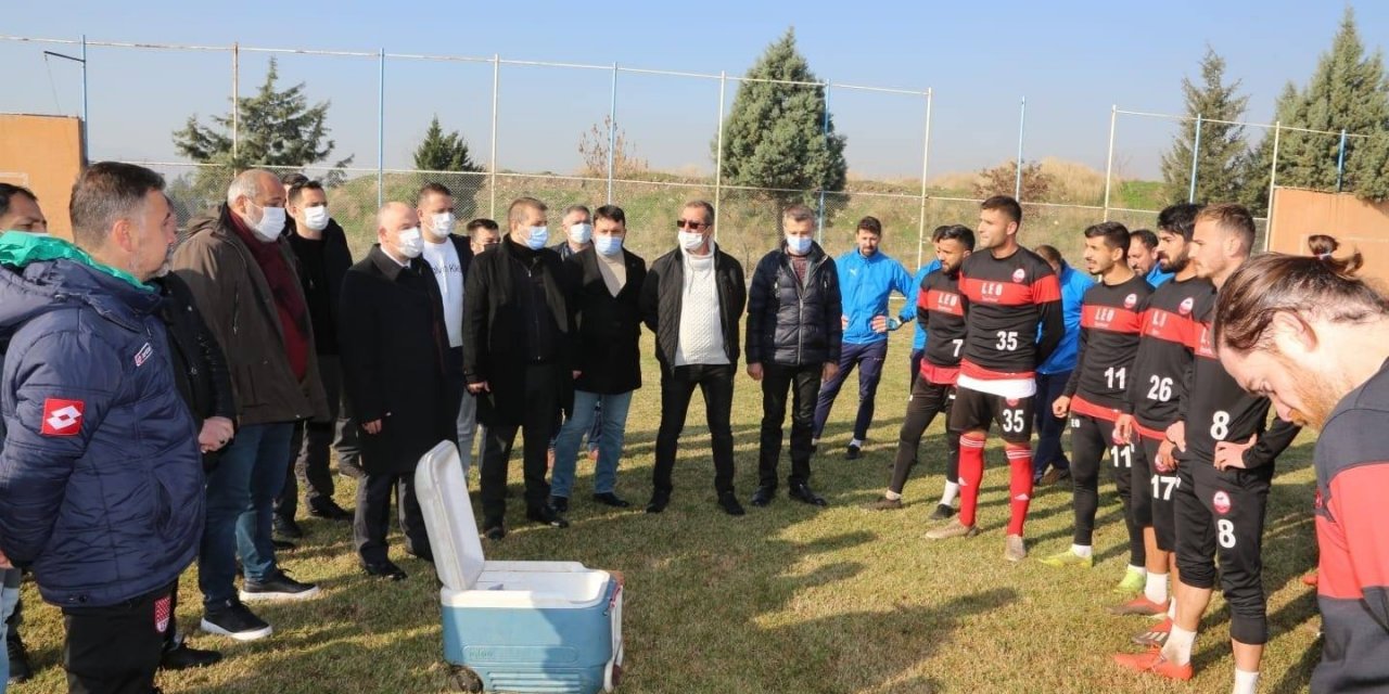 Kahramanmaraş Valisi Coşkun’dan futbolculara tatlı morali