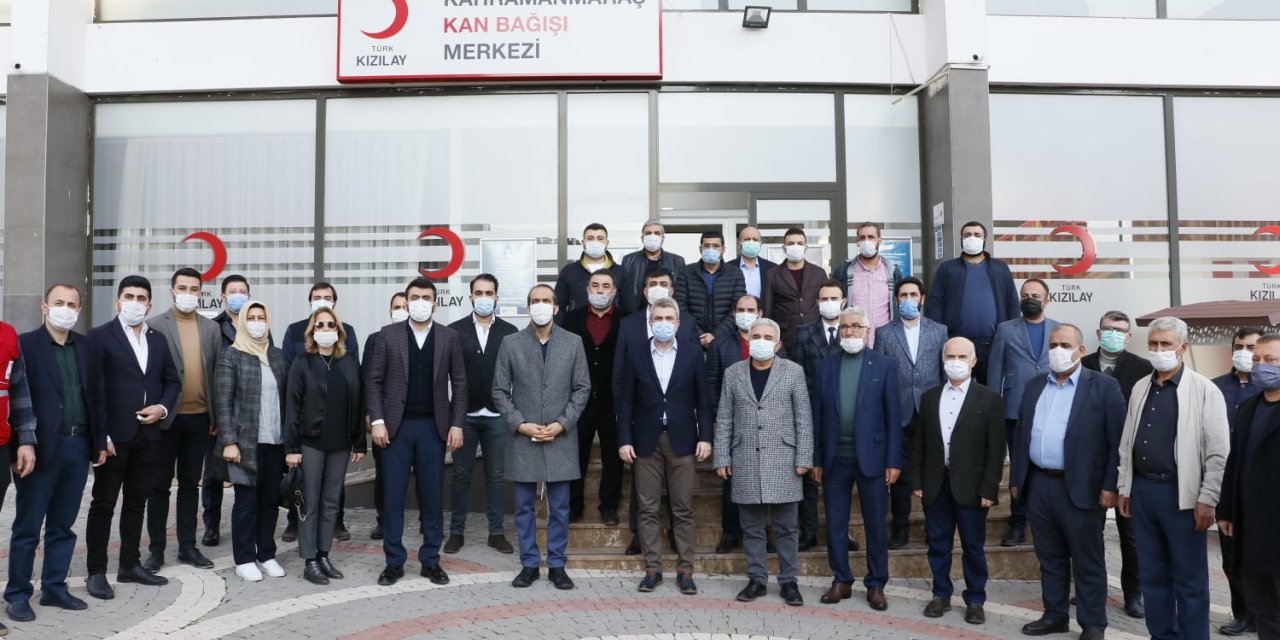 Kahramanmaraş’taki AK Parti ekibinden Kızılay'a kan bağışı