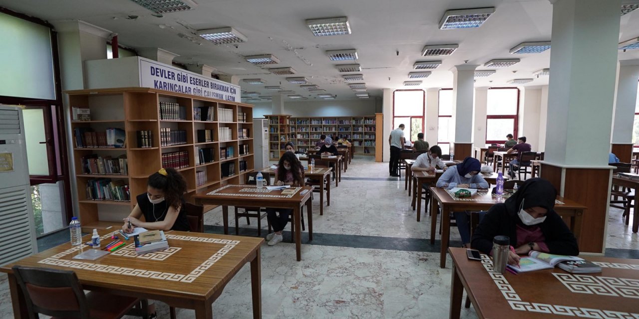 Kütüphanelerde ‘yeni normal’ konuşuldu