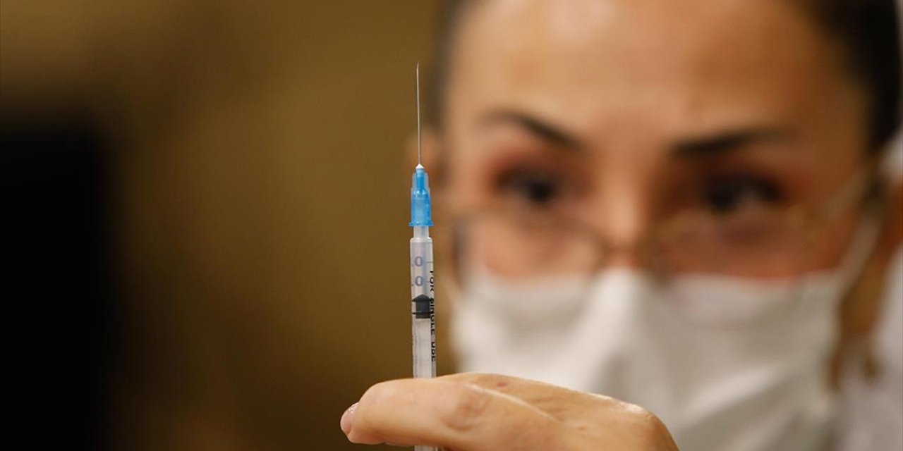 Kovid-19 aşıları salgından çıkışın umudu oldu