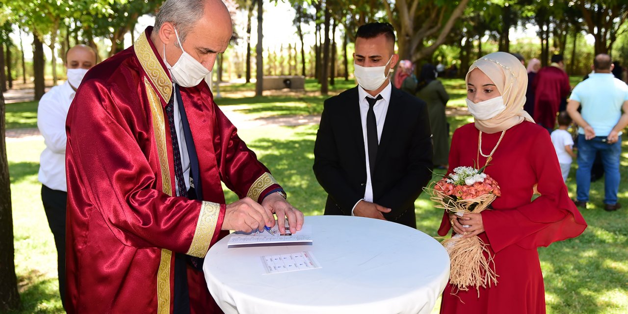 Kahramanmaraş’ta pandemi mutluluklarına engel olamadı