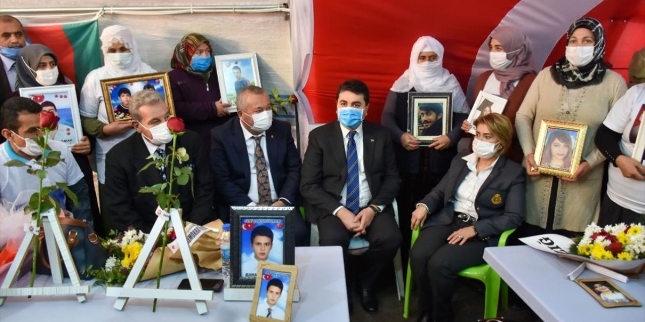 DP Genel Başkanı Gültekin Uysal Diyarbakır annelerini ziyaret etti