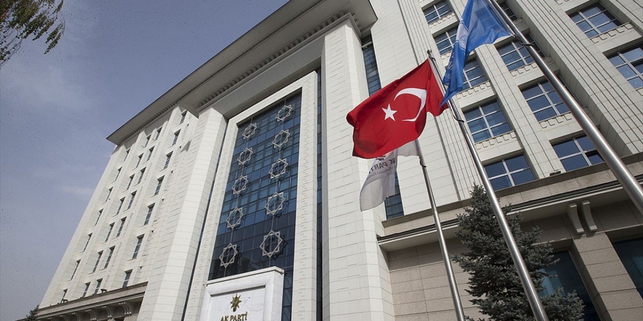 AK Parti: Darbe ve felaket çığırtkanlığı yapan bu zihniyet bizatihi bu tehditlerin kendisi kadar tehlikelidir