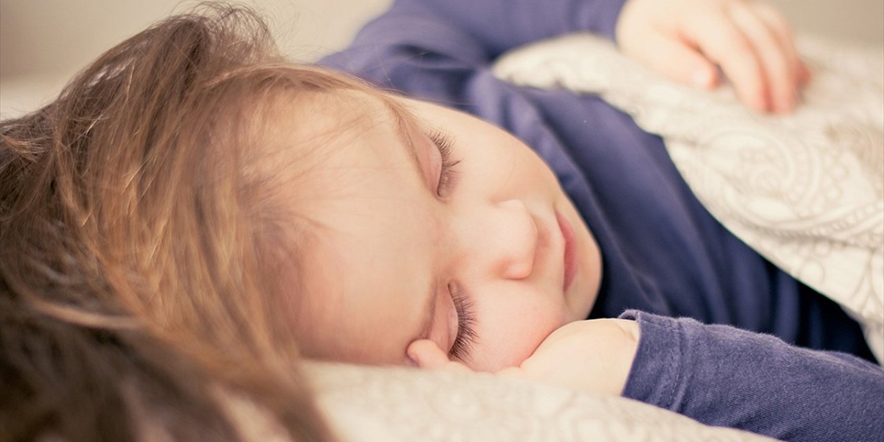 Salgın sürecinde çocuklarda artan dijital alışkanlıklar uyku sorunlarına yol açıyor