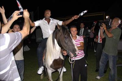 Nouma at üzerinde