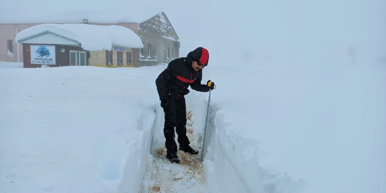 Yedi Kuyular Kayak Merkezi’nde kar kalınlığı 95 santimetreye ulaştı