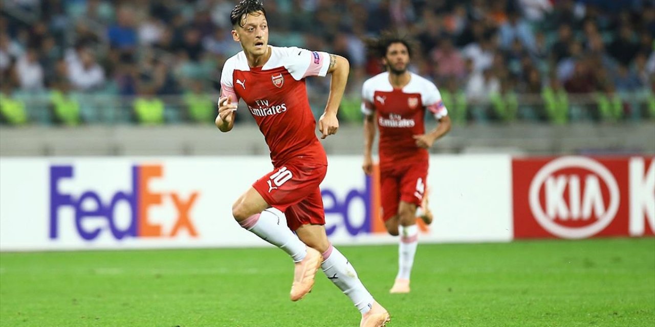 Fenerbahçe Mesut Özil'in transferi için görüşmelere başlandığını açıkladı