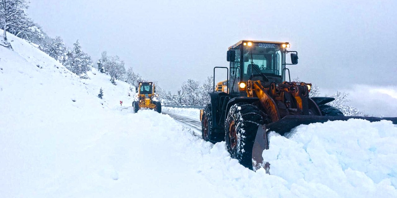 Kahramanmaraş’ta karla mücadele devam ediyor