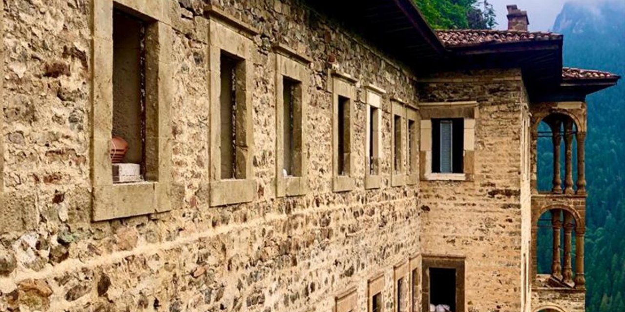 Sümela Manastırı'nı açık olduğu 99 günde 123 bin 933 kişi ziyaret etti