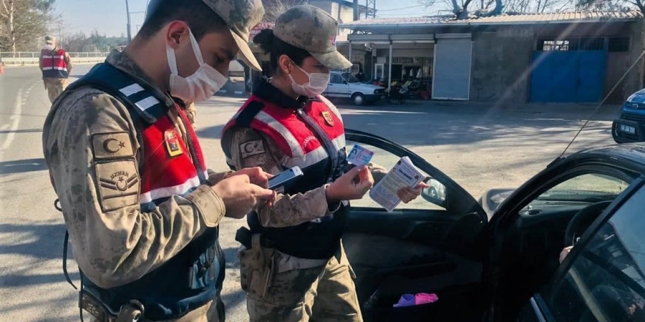 Kahramanmaraş Jandarma’dan aile içi şiddete broşürlü uyarı