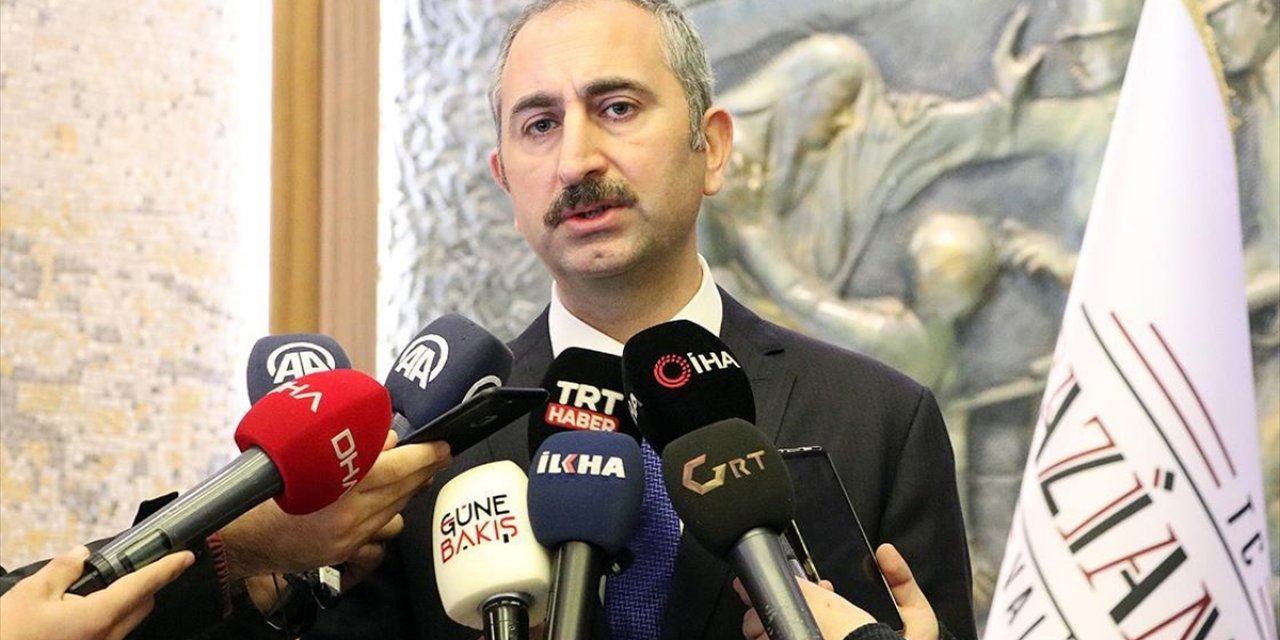 Bakan Gül: Anayasa Mahkemesinin kararları bağlayıcıdır