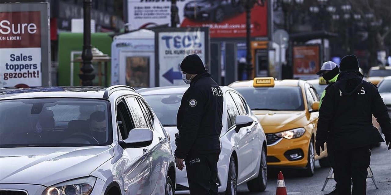 İçişleri Bakanlığı: Kısıtlamaya uymayan 27 bin 839 kişi hakkında işlem yapıldı