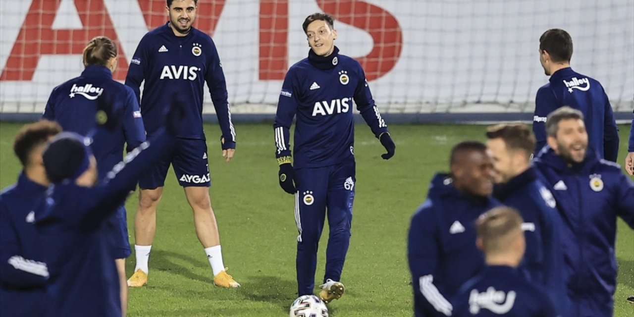 Fenerbahçe'de bir dünya yıldızı: Mesut Özil