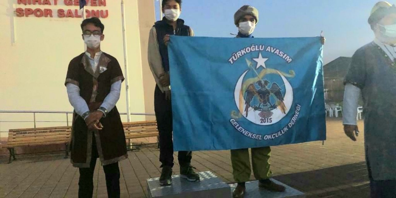 Türkoğlu Geleneksel Türk Okçuluğu takımı Adana’da hedefi 12’den vurdu