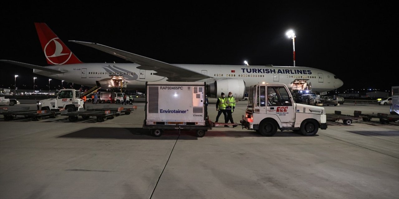 İnaktif aşıların ikinci sevkiyatının ikinci bölümü Türkiye'ye geldi