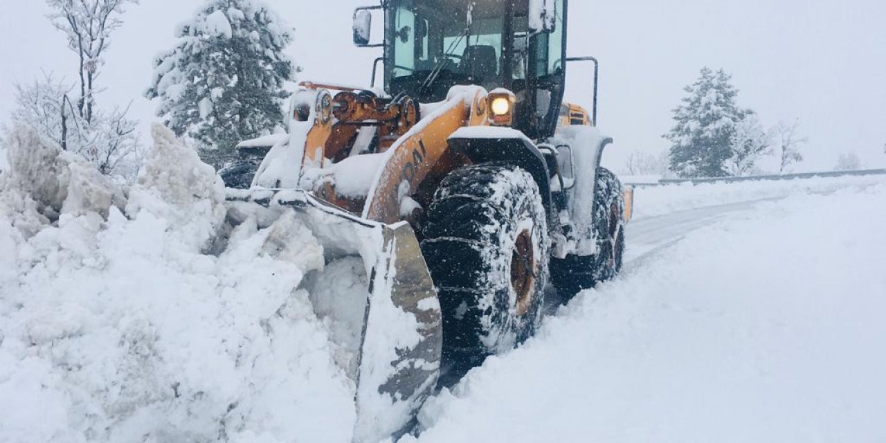 Kahramanmaraş’ta kar mesaisi devam ediyor