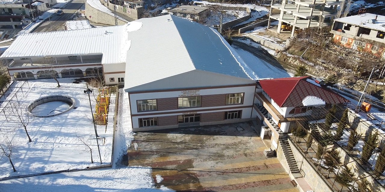 Çağlayancerit Turizm Kompleksi’nde sona gelindi