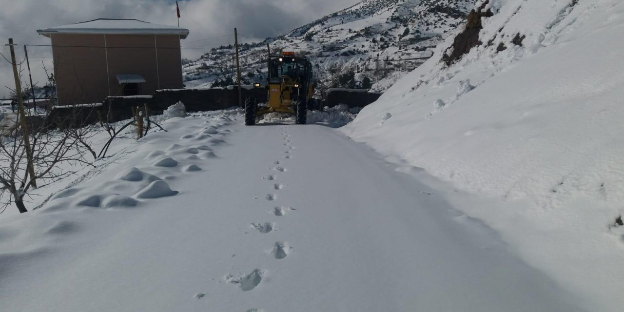 Dulkadiroğlu’nda karla mücadele çalışmaları devam ediyor