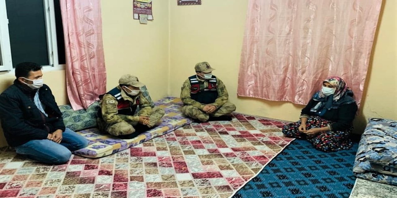 Kahramanmaraş'ta jandarmadan şehit ailesine ve yaşlılara moral ziyareti